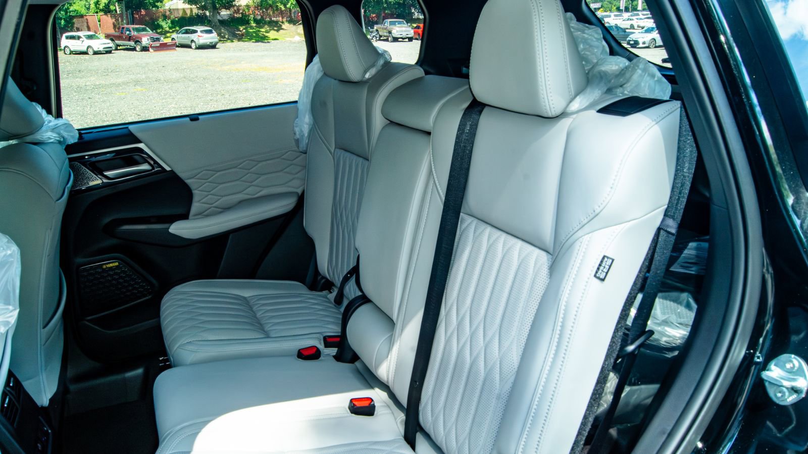 New 2025 Mitsubishi Outlander AWD image 13