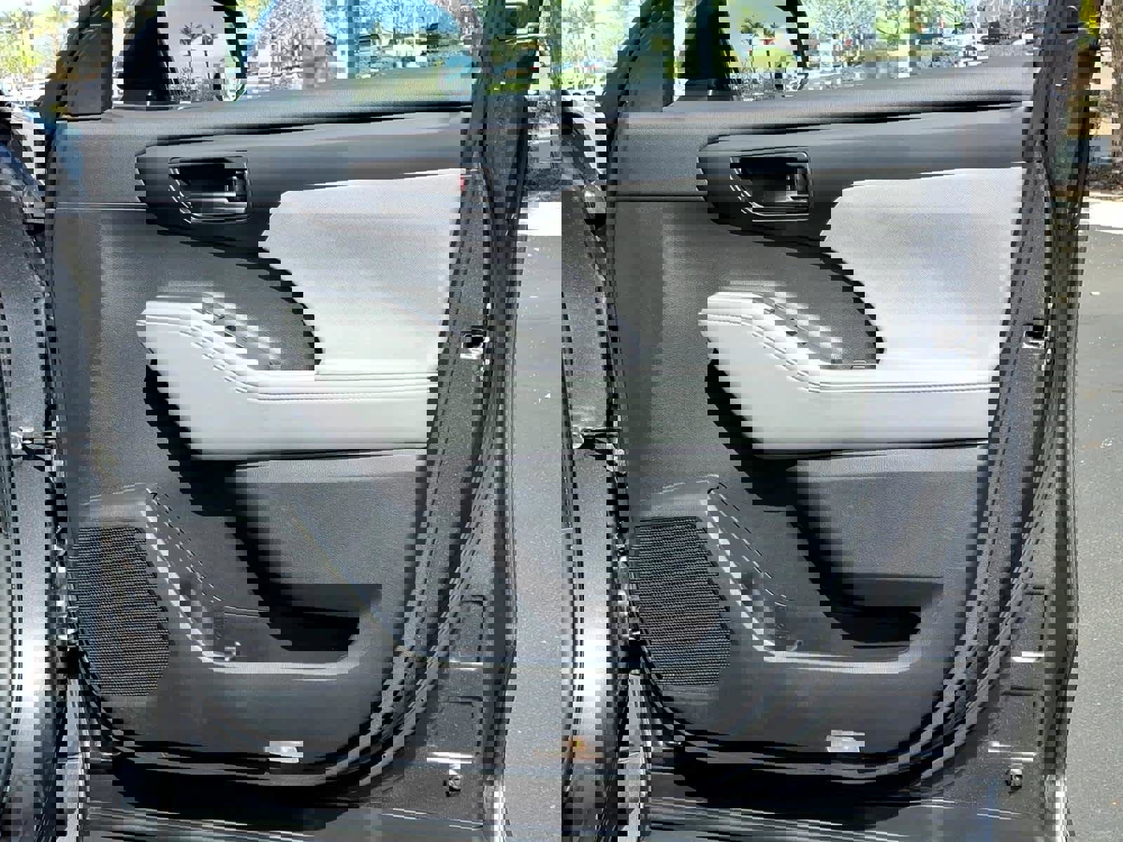 Used 2023 Toyota Highlander L image 22