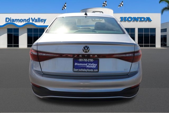 Used 2025 Volkswagen Jetta SE image 5