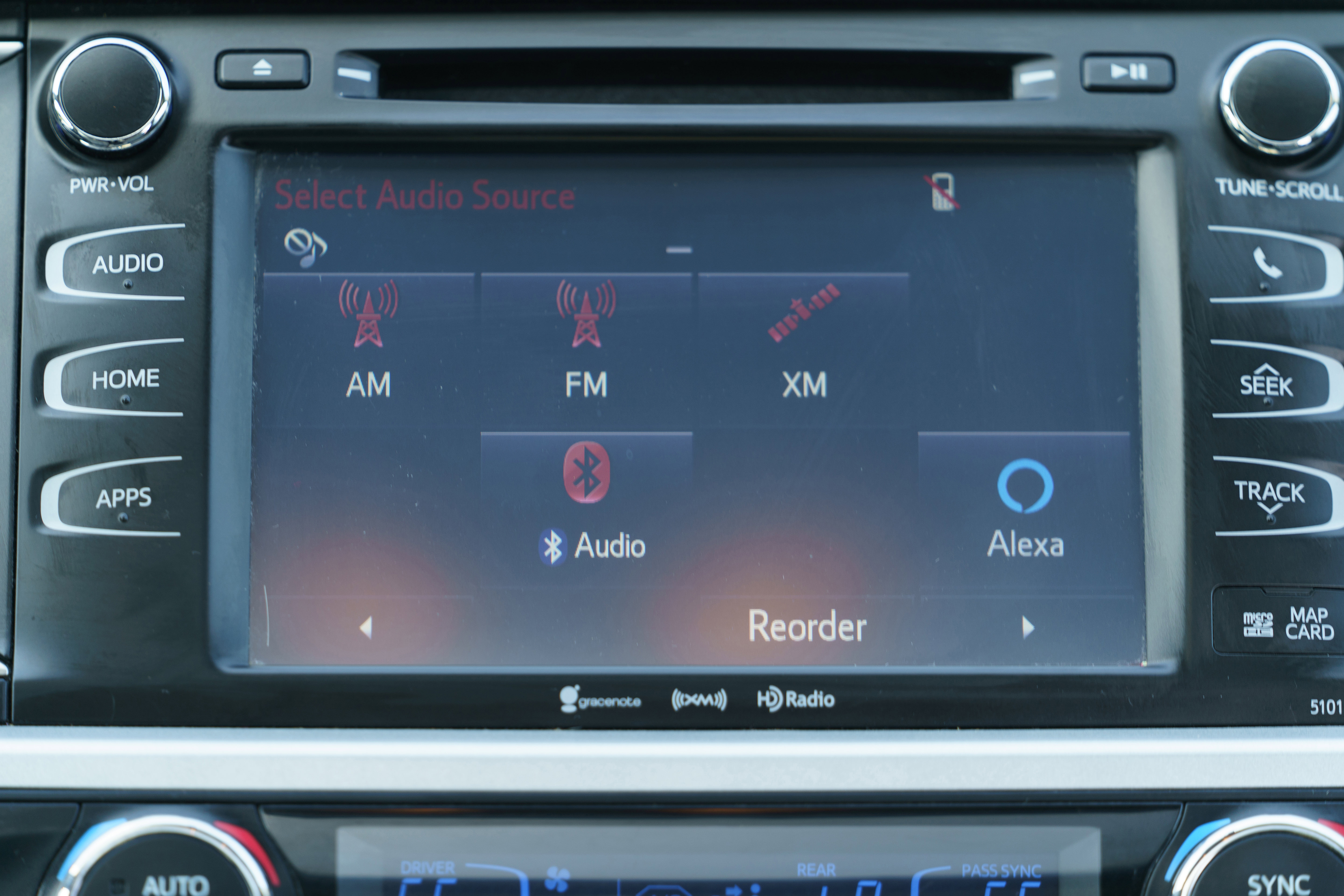 Used 2016 Toyota Highlander XLE image 29