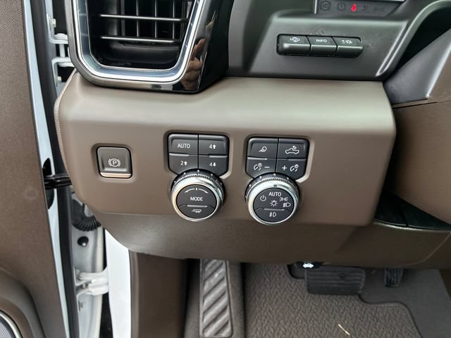 Used 2024 GMC Sierra 1500 Denali w/ Technology Package AWD/4WD image 21