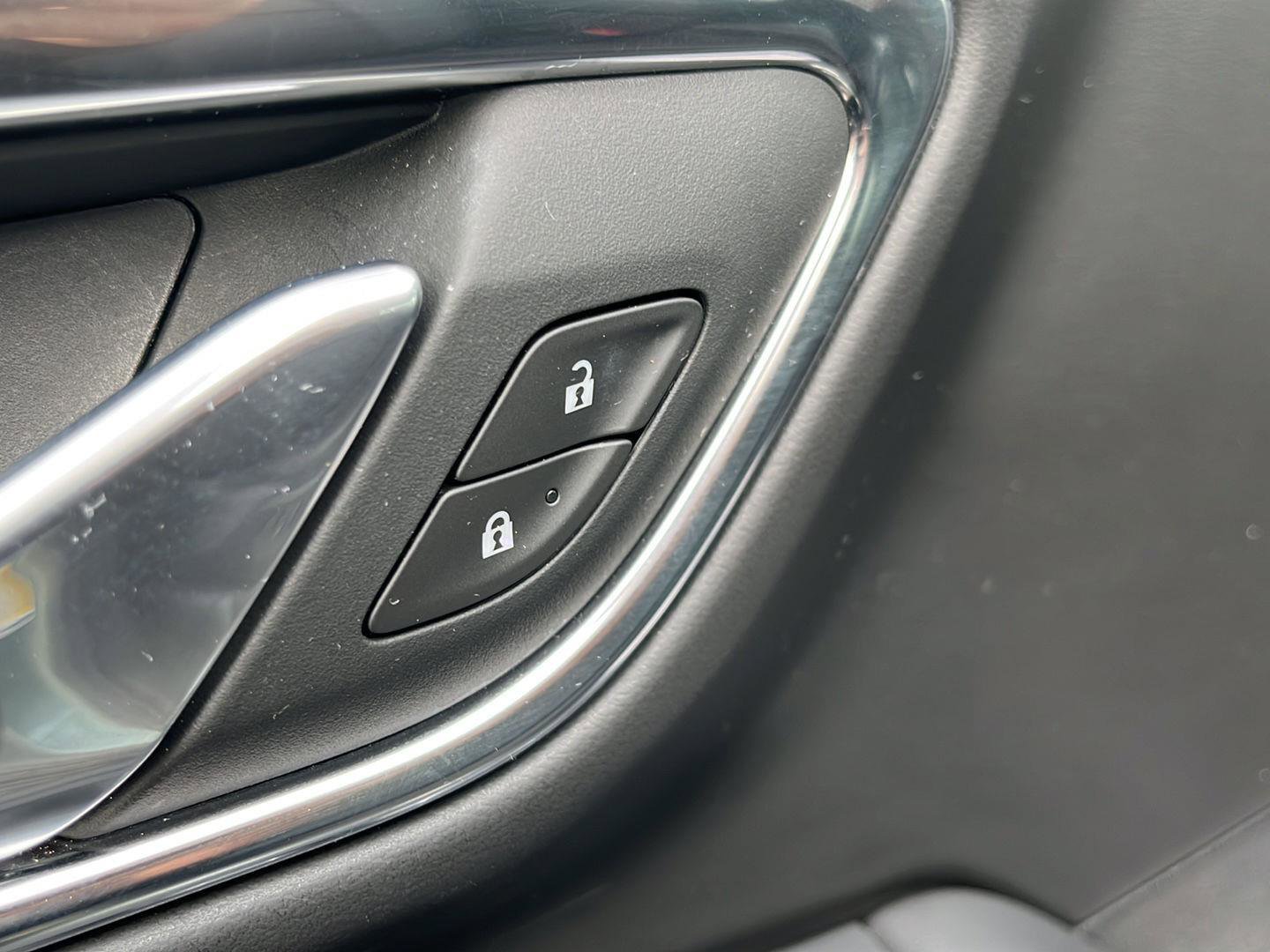 Used 2024 Chevrolet Tahoe High Country image 10