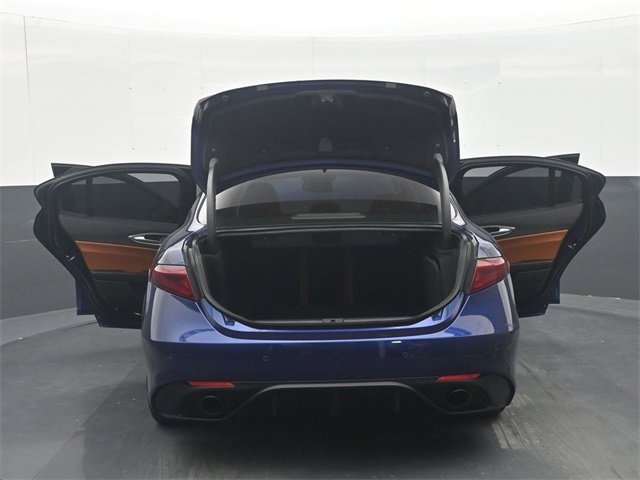 Used 2019 Alfa Romeo Giulia Base image 39