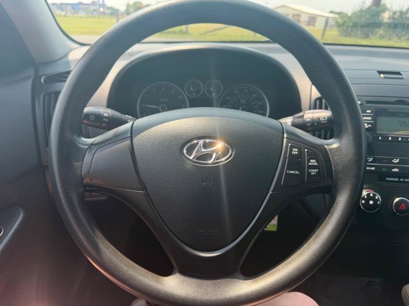 Used 2010 Hyundai Elantra GLS FWD image 2
