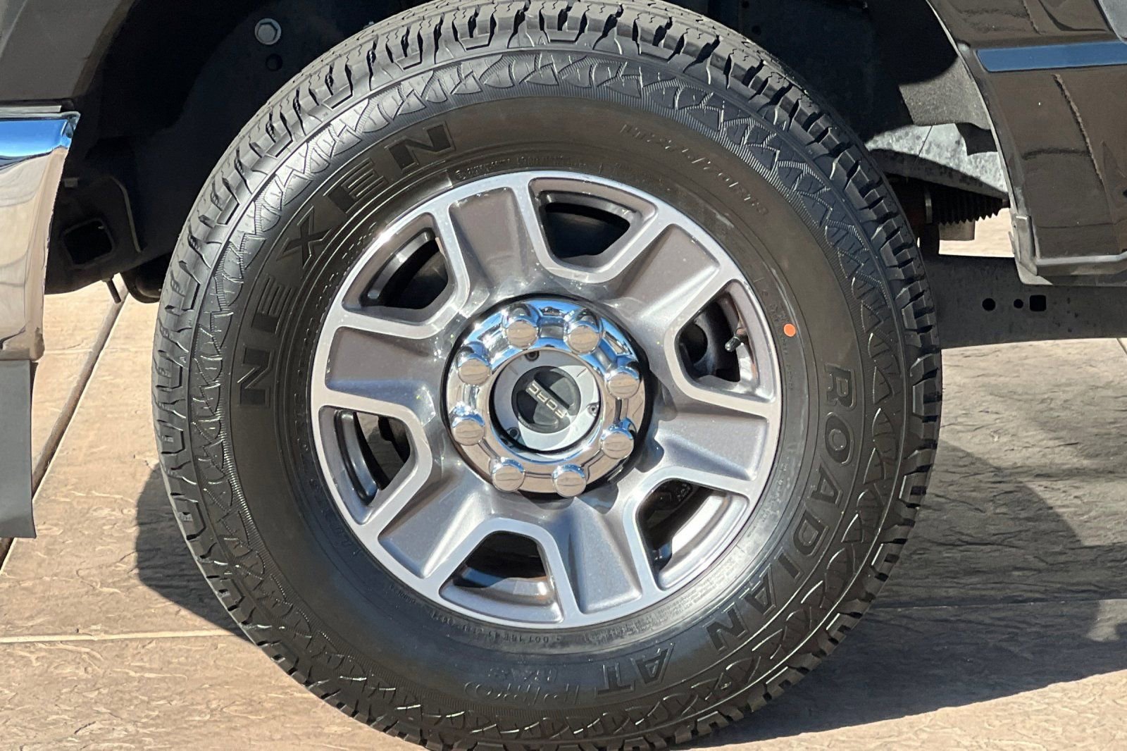 Used 2023 Ford F250 Lariat w/ FX4 Off-Road Package image 34