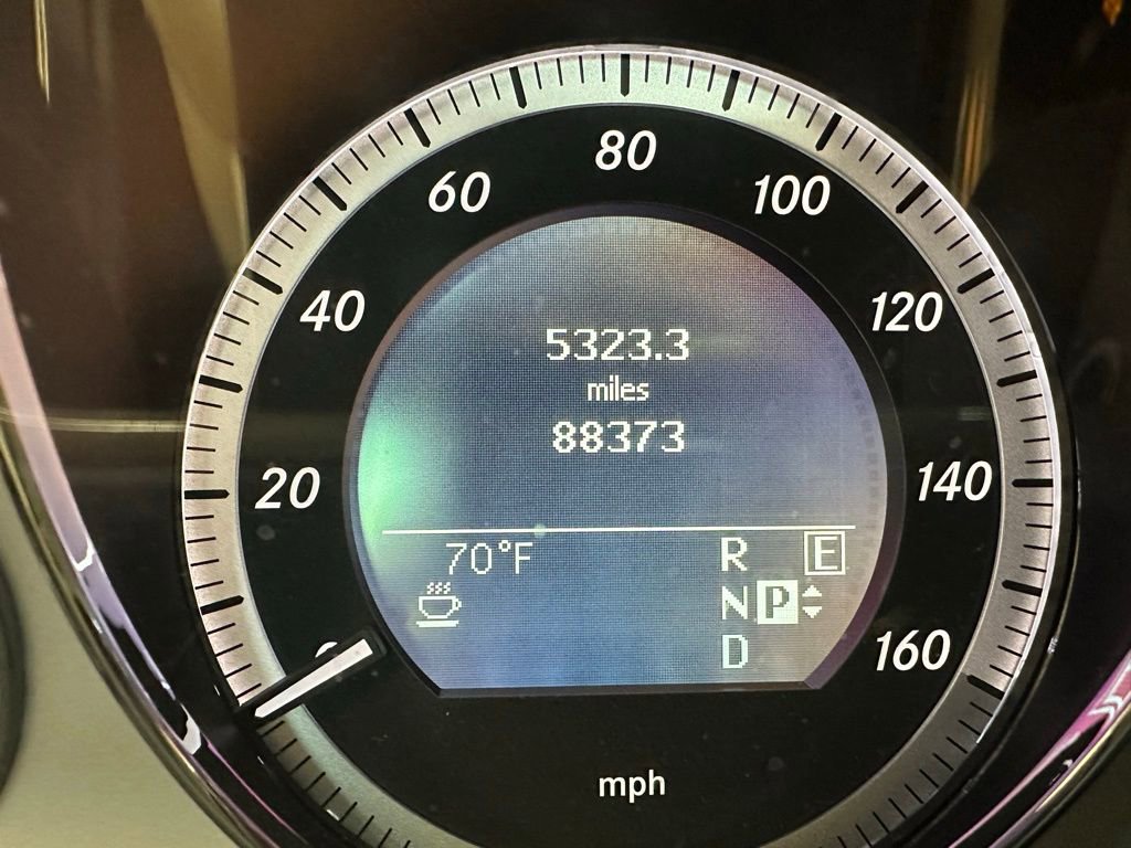 Used 2011 Mercedes-Benz E 550 4MATIC Sedan image 5