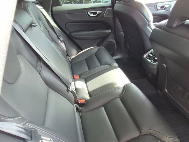 Used 2022 Volvo XC60 B5 Inscription w/ Advanced Package FWD image 19