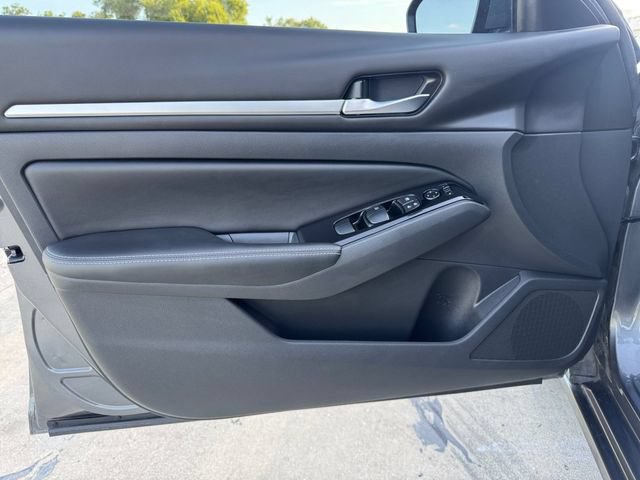 Used 2023 Nissan Altima 2.5 SV FWD image 4
