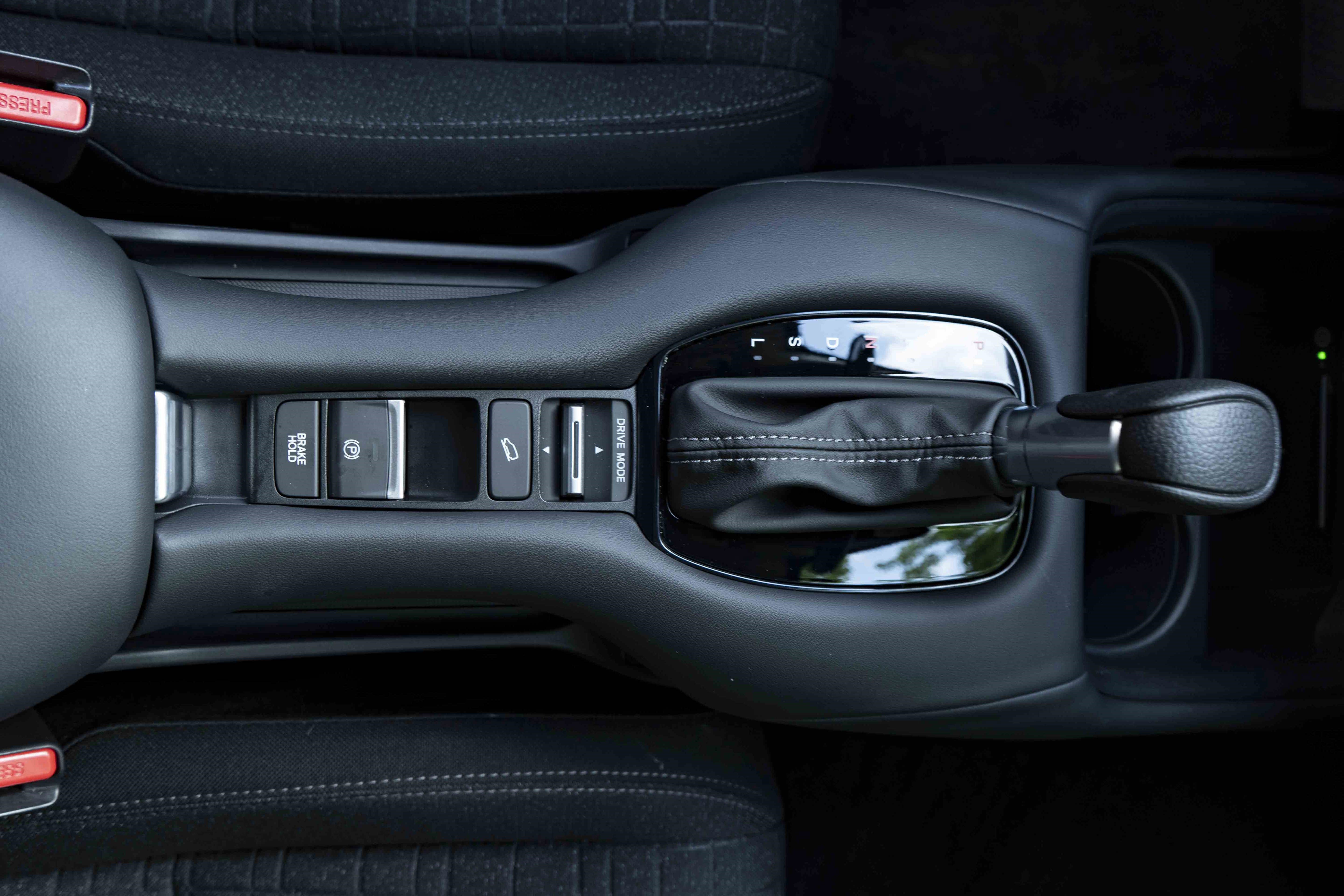 Certified 2026 Honda HR-V LX image 27