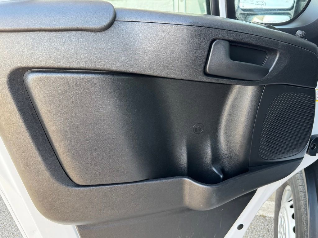 Used 2025 RAM ProMaster 2500 w/ Convenience Group image 20