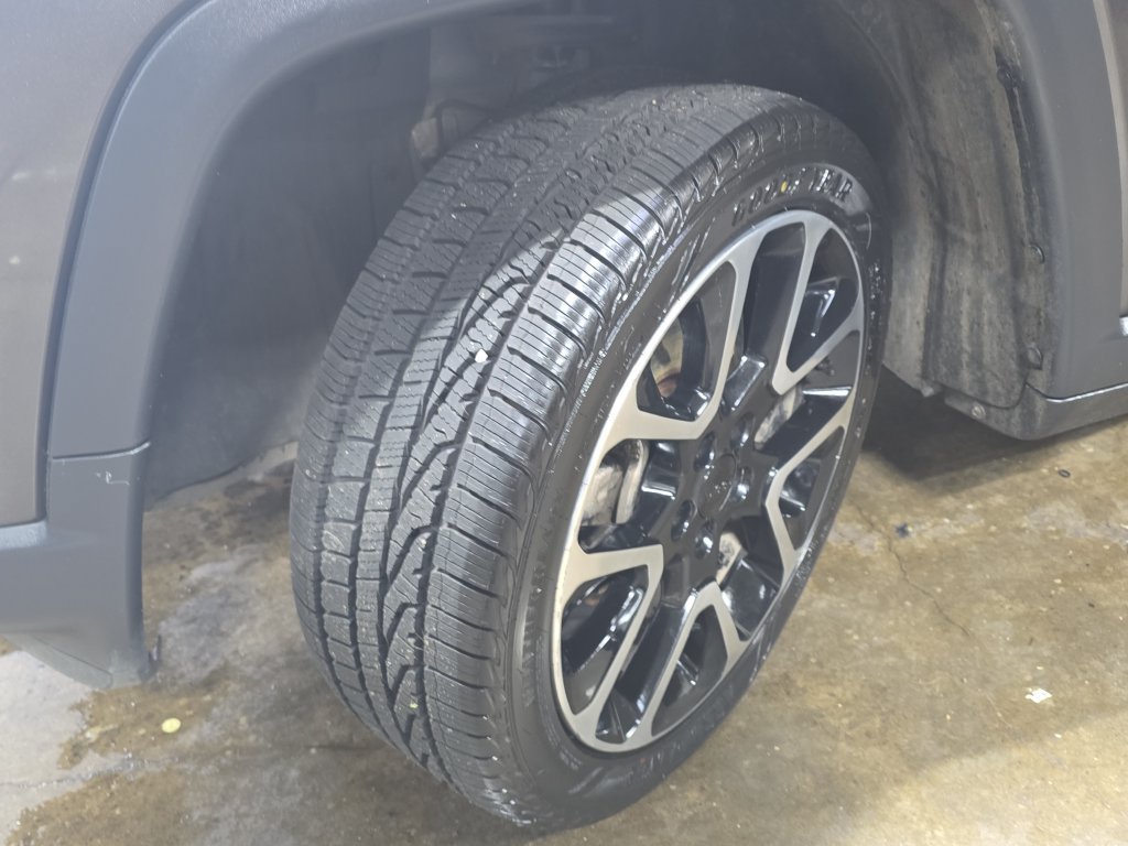 Used 2019 Jeep Compass Limited AWD/4WD image 34