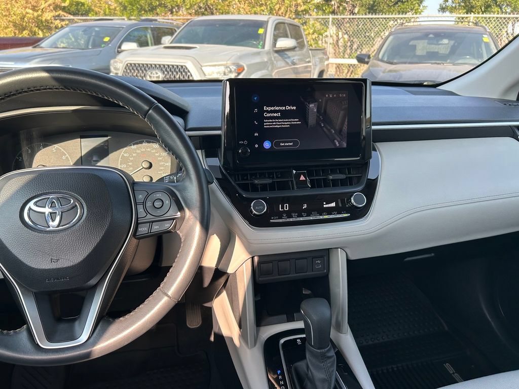 Used 2024 Toyota Corolla Cross LE FWD image 17