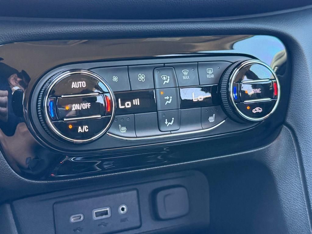 Used 2023 Buick Encore GX Select FWD image 19
