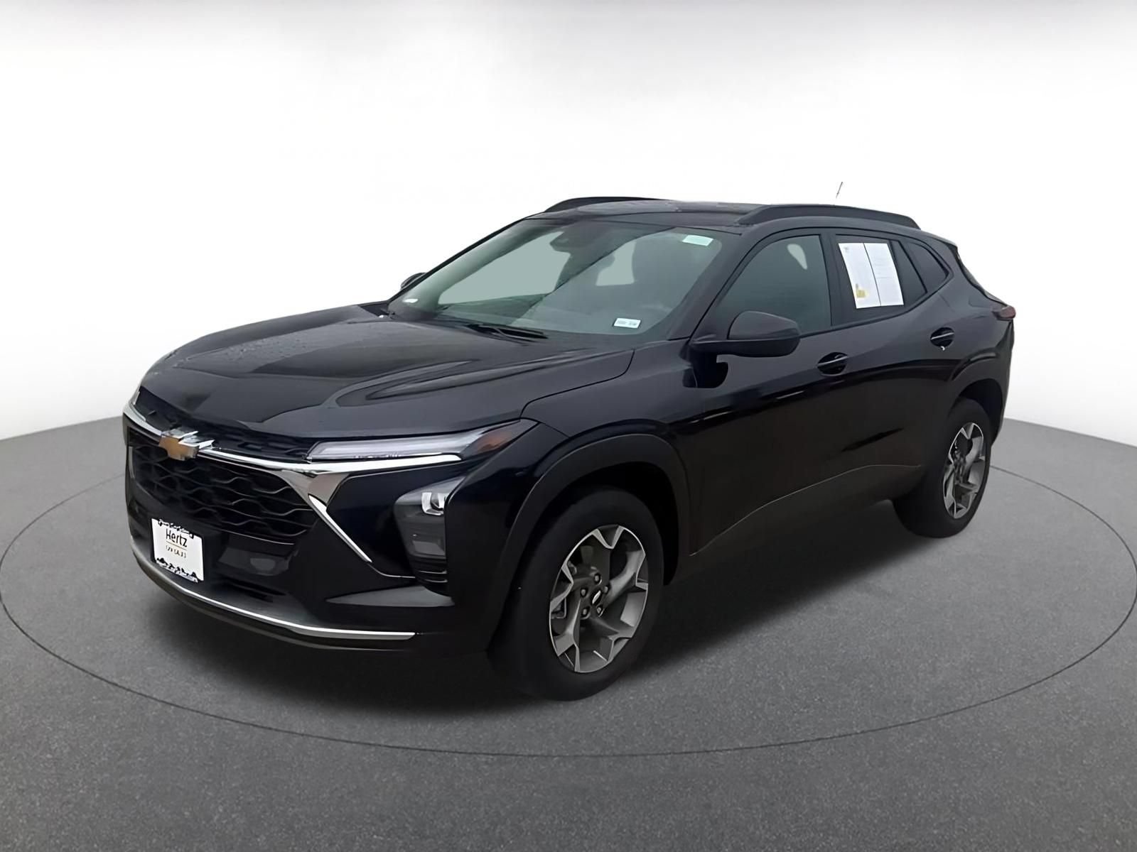 Used 2025 Chevrolet Trax LT FWD image 7