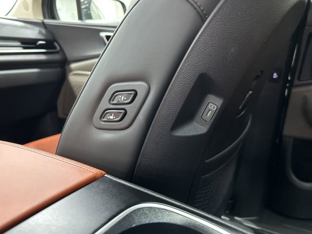 Used 2025 Kia Carnival SX image 34