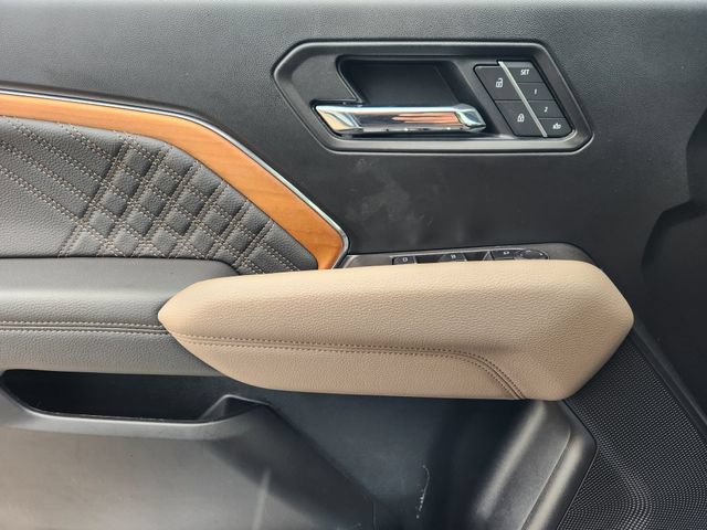 Used 2025 GMC Canyon Denali AWD/4WD image 24
