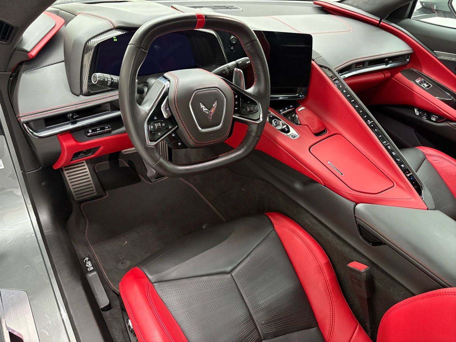 Used 2023 Chevrolet Corvette Stingray Premium Conv w/ Z51 Performance Package RWD image 2