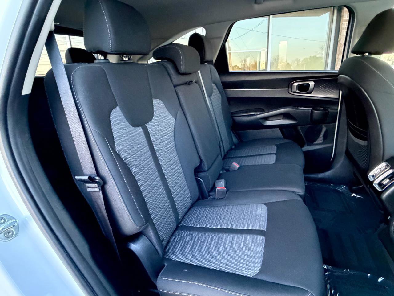 Used 2021 Kia Sorento LX FWD image 29