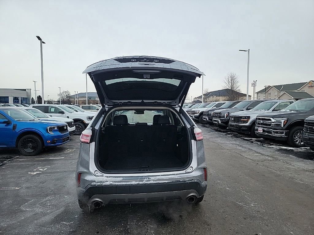 Used 2022 Ford Edge Titanium image 19