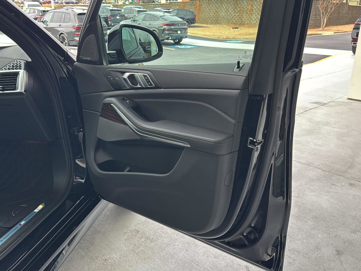 New 2026 BMW X5 xDrive40i w/ Executive Package image 13