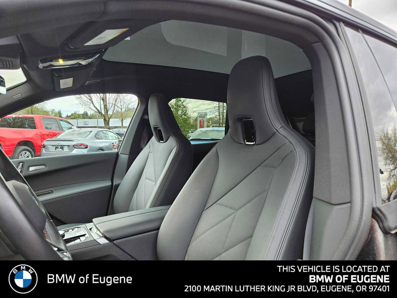 Used 2025 BMW iX M60 image 25