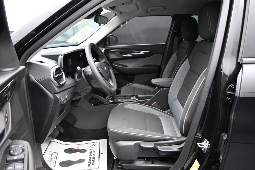 Used 2026 Chevrolet TrailBlazer LT AWD/4WD image 9