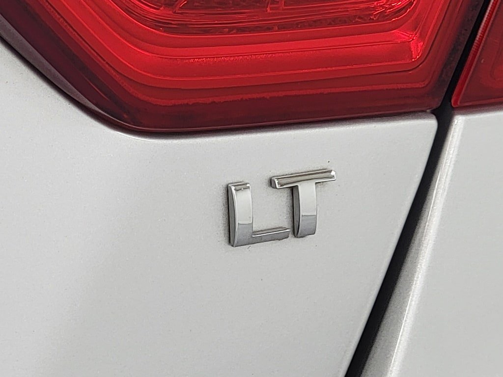 Used 2018 Chevrolet Impala LT FWD image 10