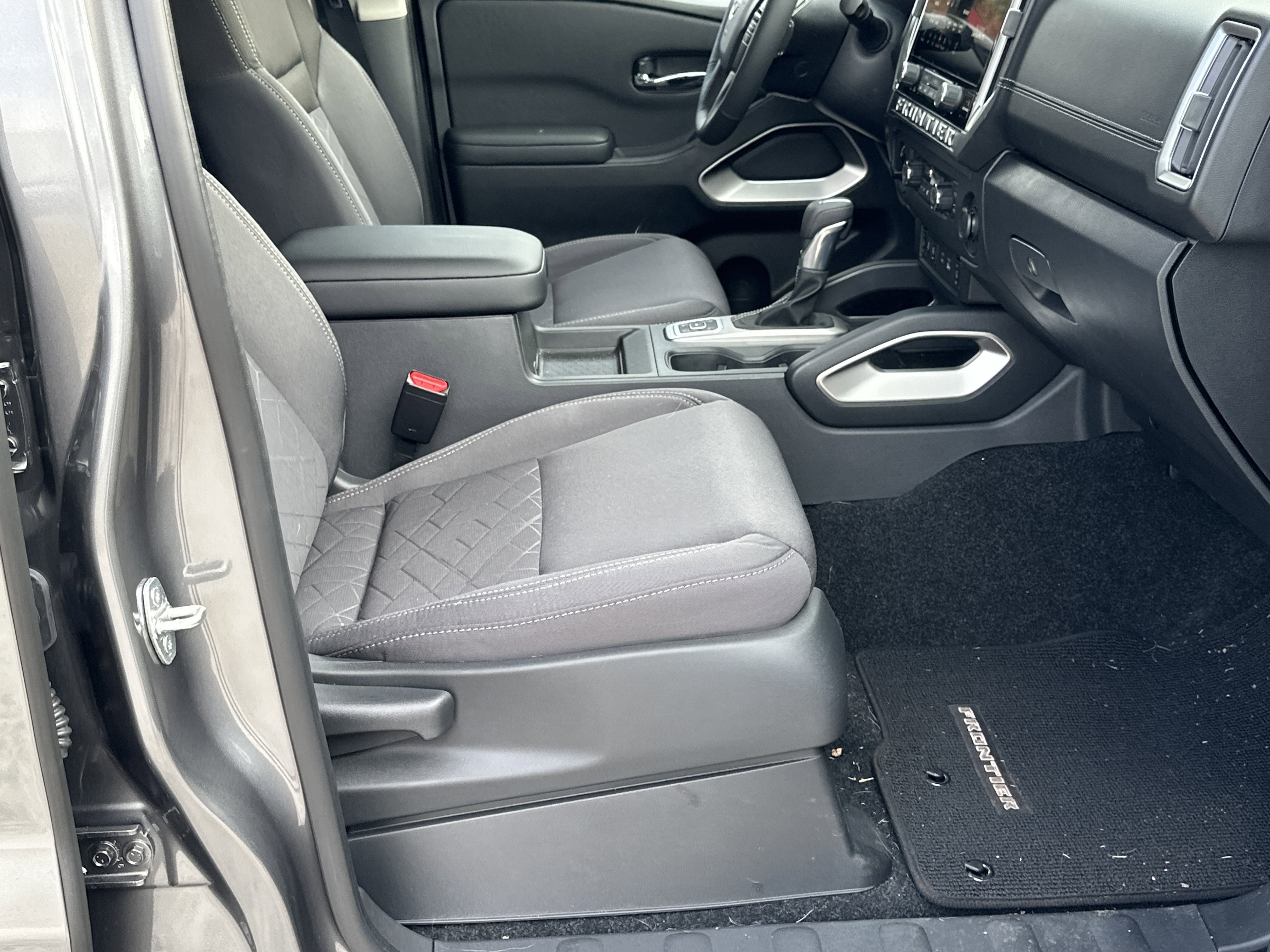 Used 2026 Nissan Frontier SV w/ SV Convenience Package image 13