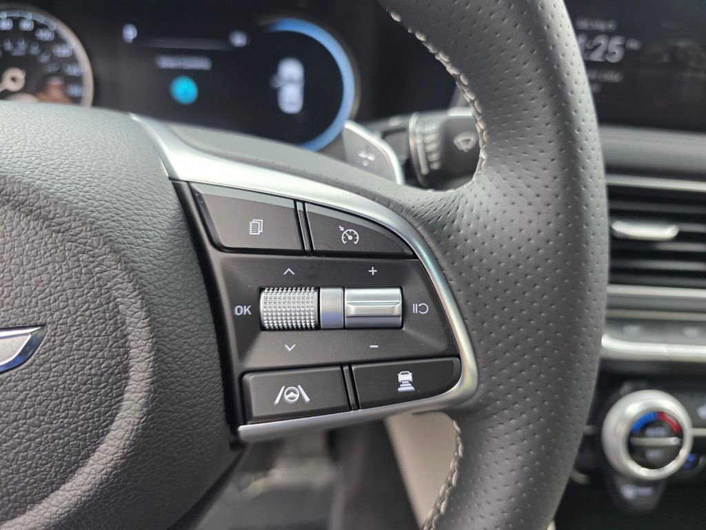 Used 2023 Genesis G70 2.0T RWD image 20