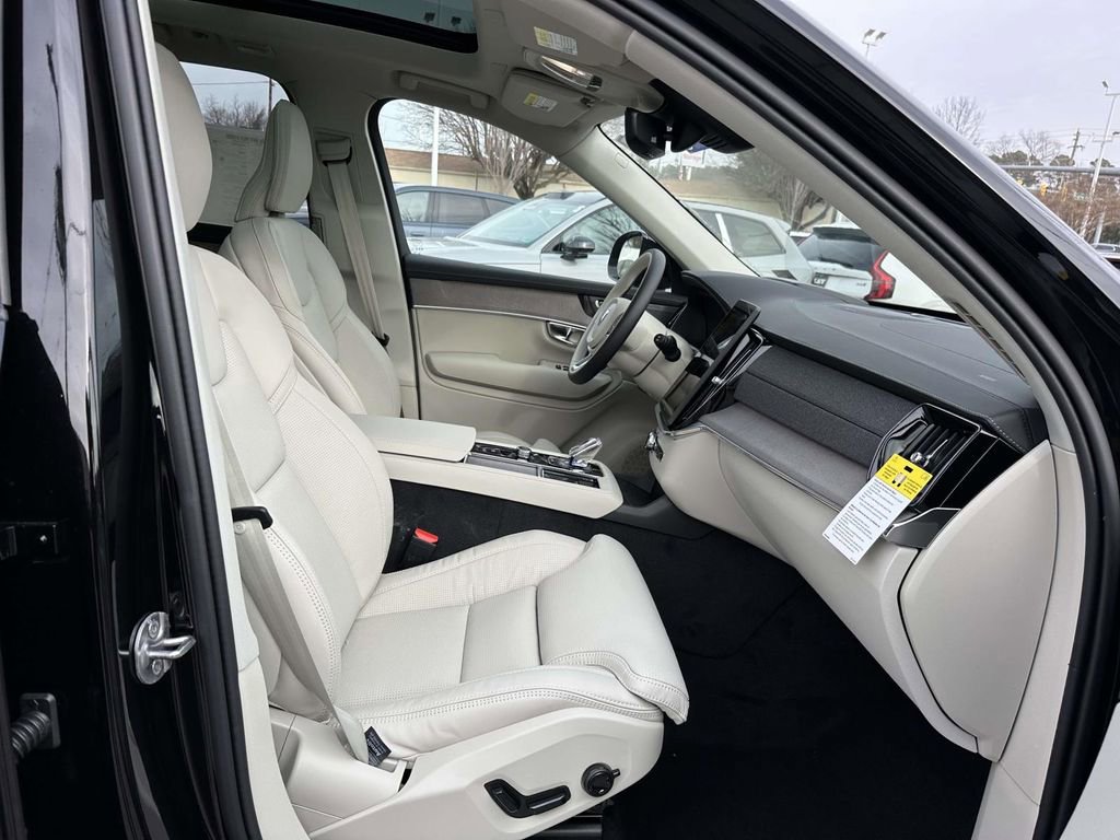 New 2026 Volvo XC90 B6 Ultra w/ Protection Package Premier image 11