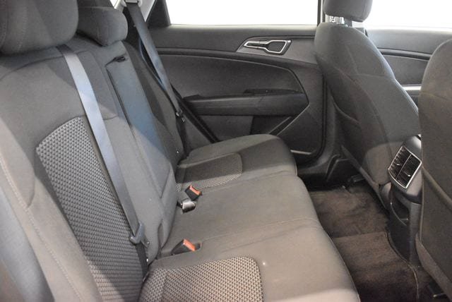 Used 2024 Kia Sportage LX AWD/4WD image 17