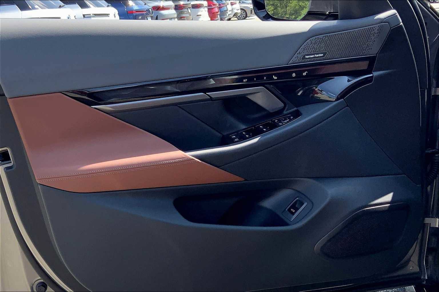 New 2026 BMW 550e xDrive w/ Executive Package image 10