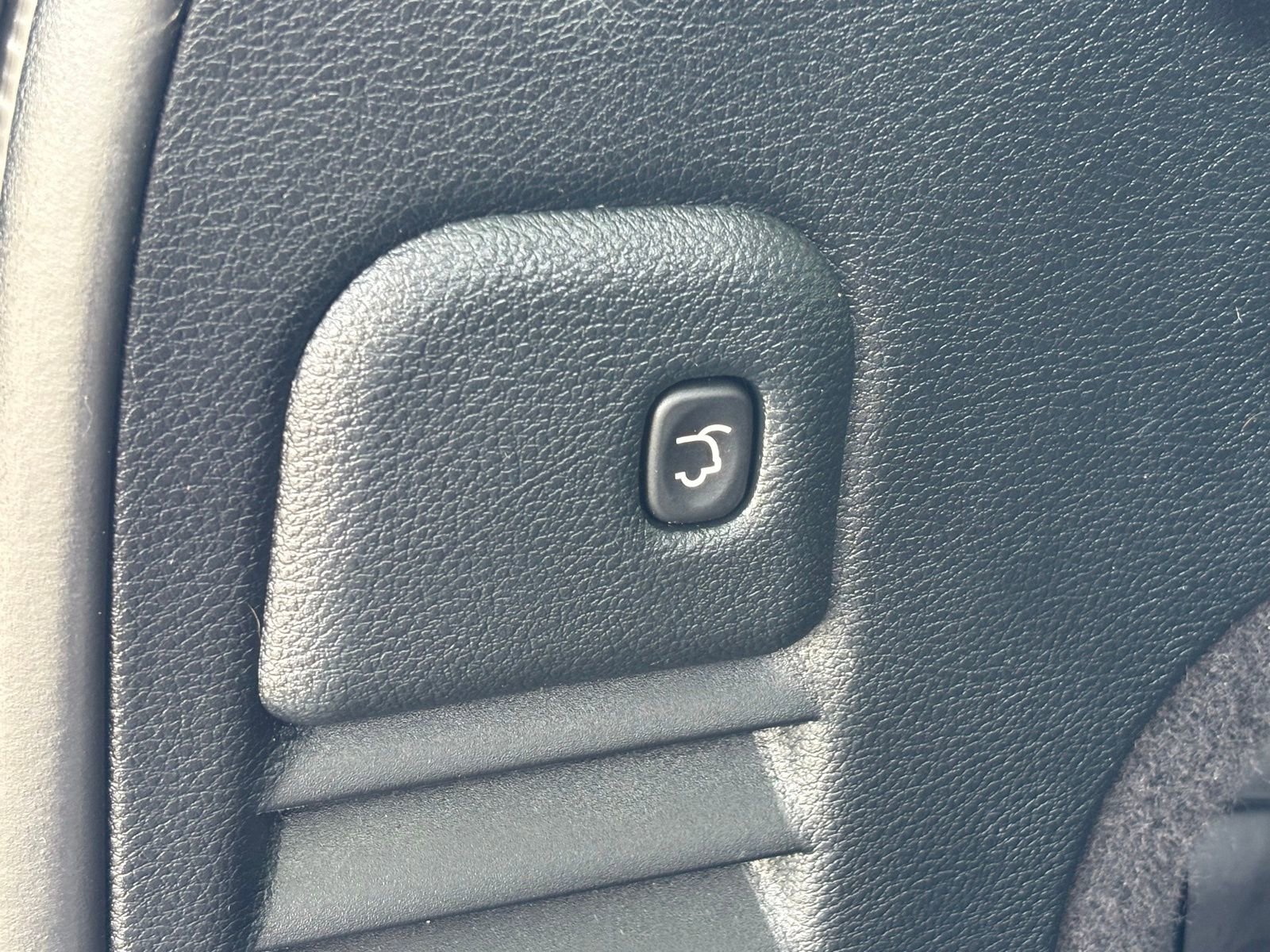 Used 2024 Chevrolet Silverado 1500 LT Trail Boss w/ Protection Package image 21