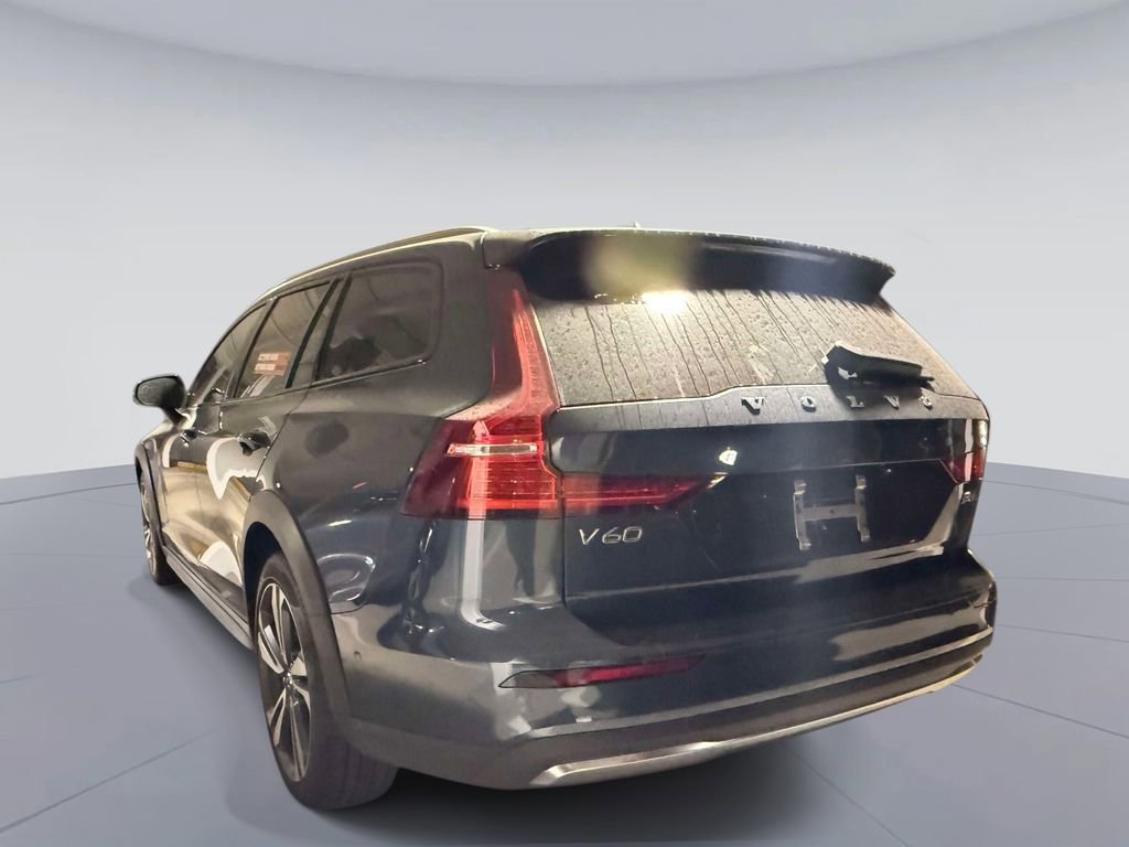 Used 2025 Volvo V60 B5 Cross Country Plus AWD/4WD image 5