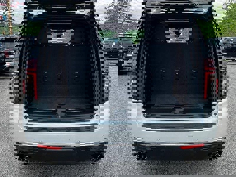 Used 2021 Chevrolet Tahoe Premier w/ Premium Package image 5