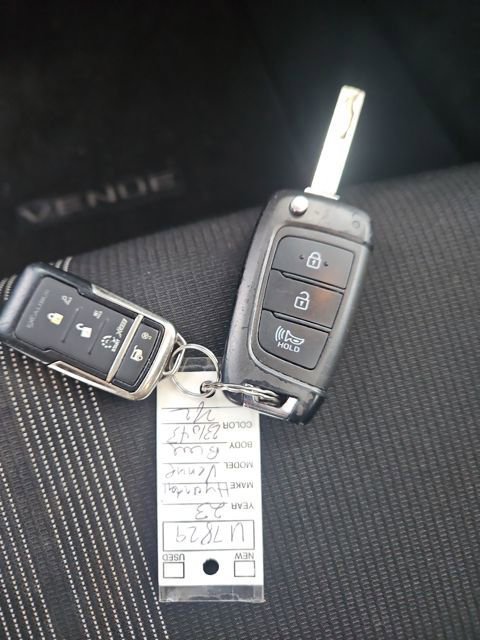 Used 2023 Hyundai Venue SEL image 29