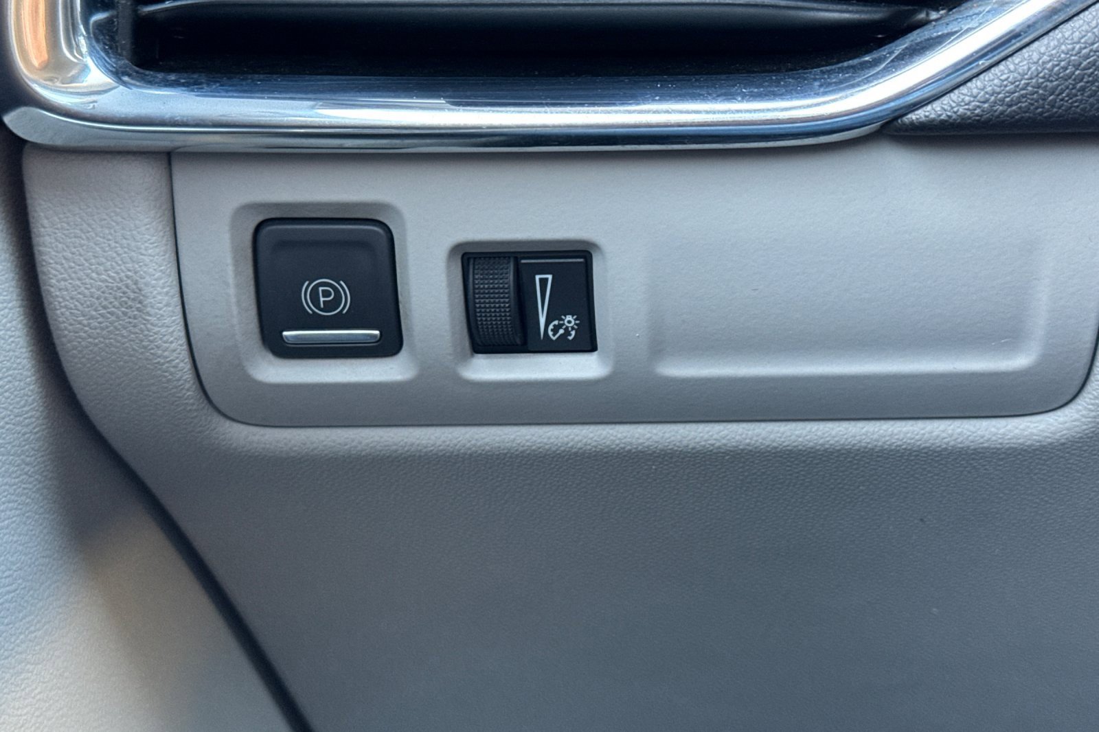 Used 2023 Cadillac XT4 Premium Luxury image 30