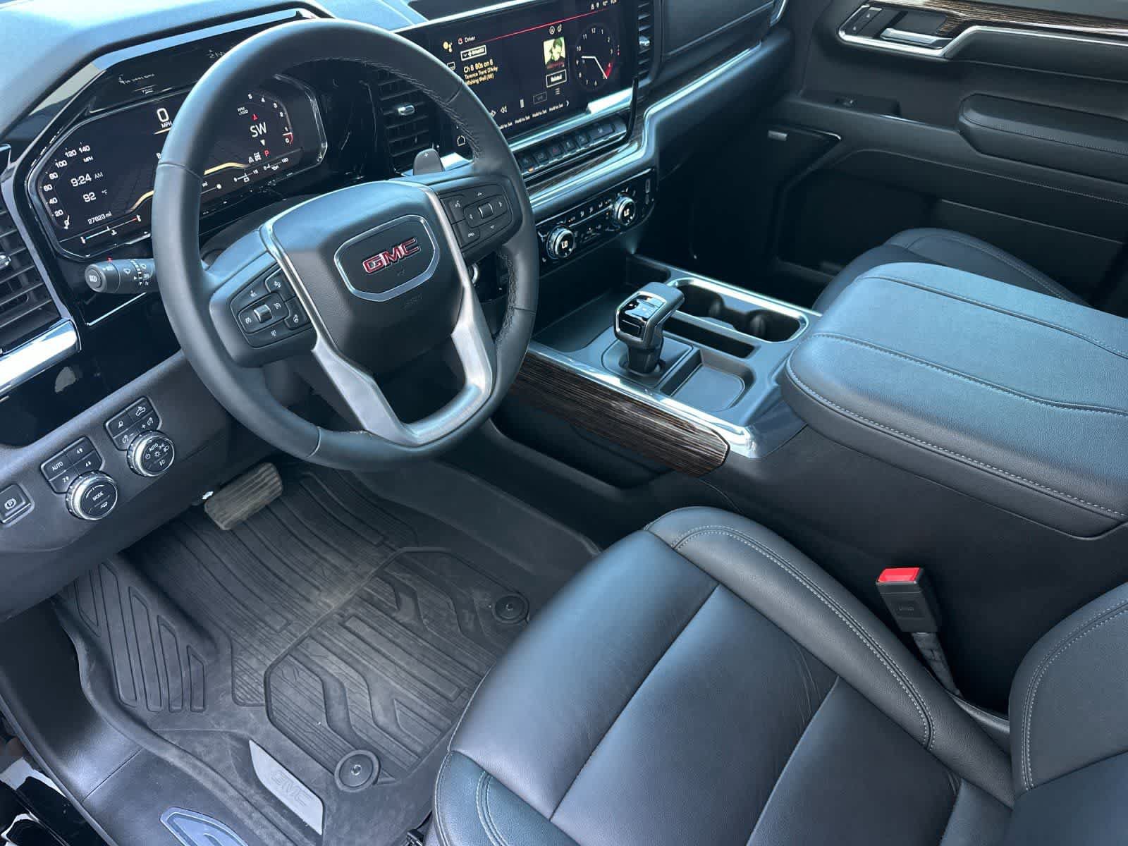Used 2024 GMC Sierra 1500 Elevation w/ Elevation Premium Package AWD/4WD image 11
