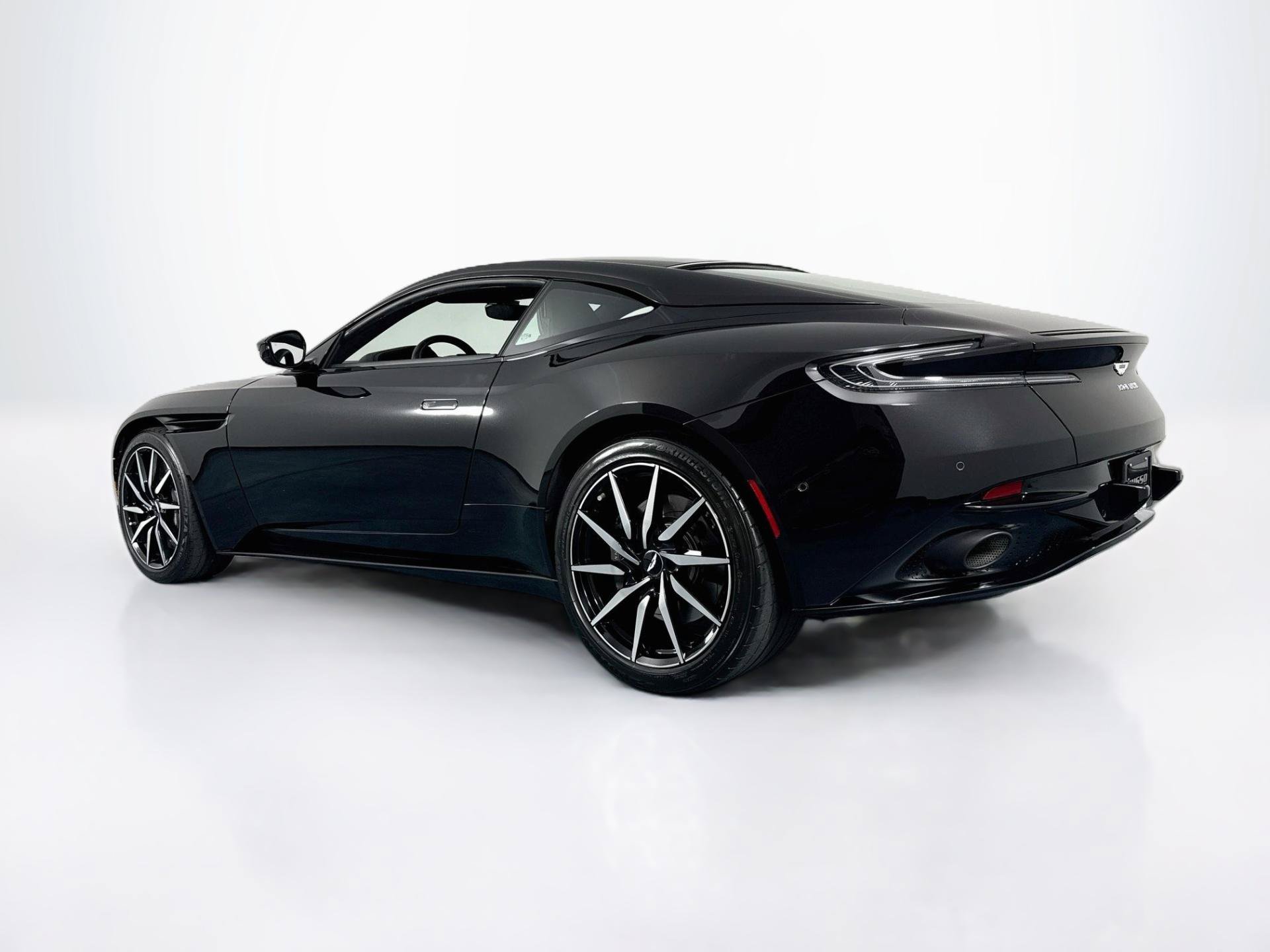 Used 2020 Aston Martin DB11 Coupe RWD image 7