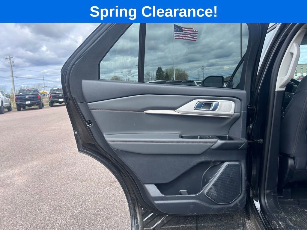 Used 2026 Ford Explorer Active AWD/4WD image 16