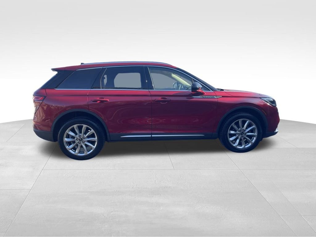 Used 2022 Lincoln Corsair AWD w/ Premium Package image 4