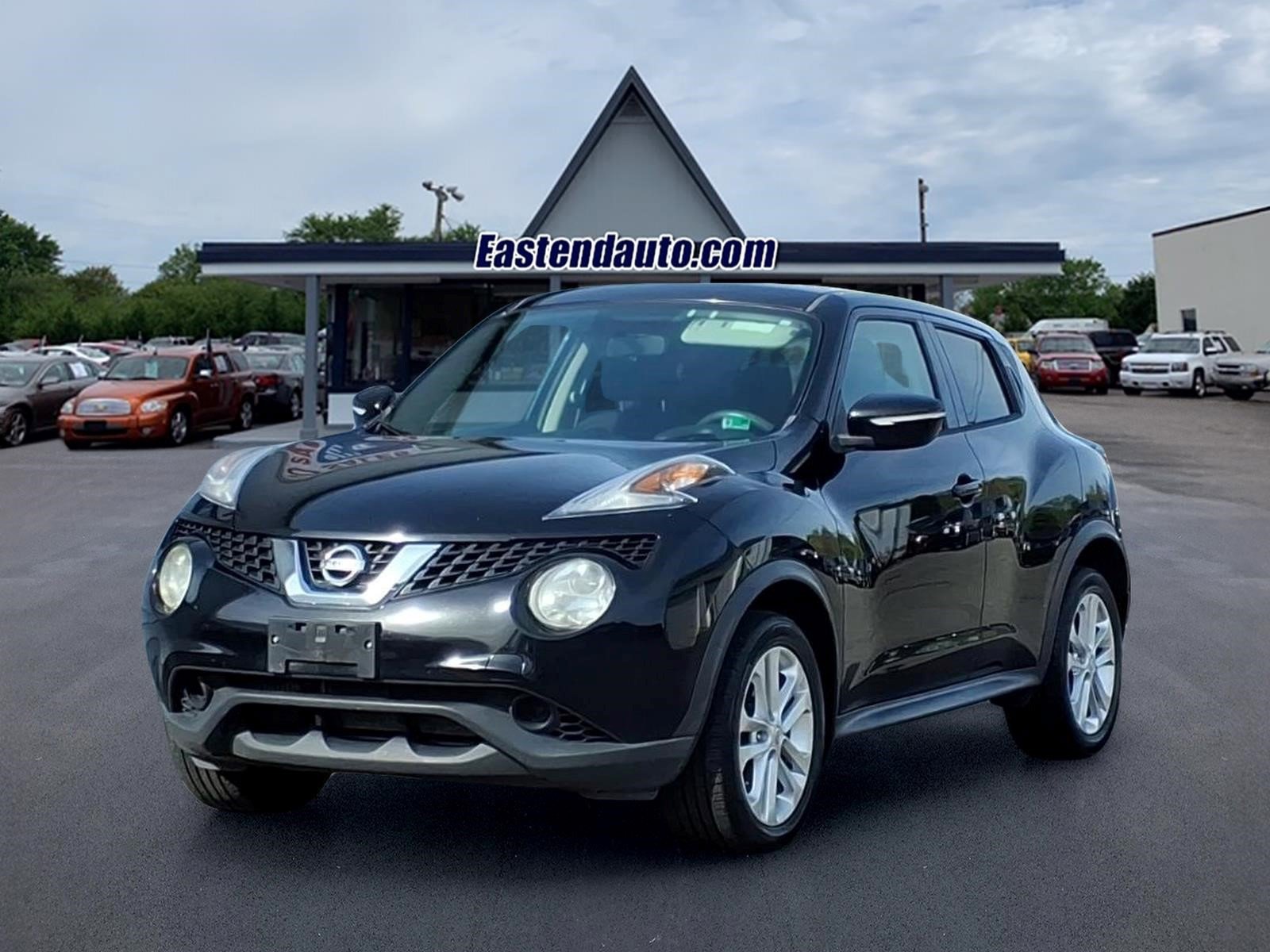Used 2015 Nissan Juke SV image 1
