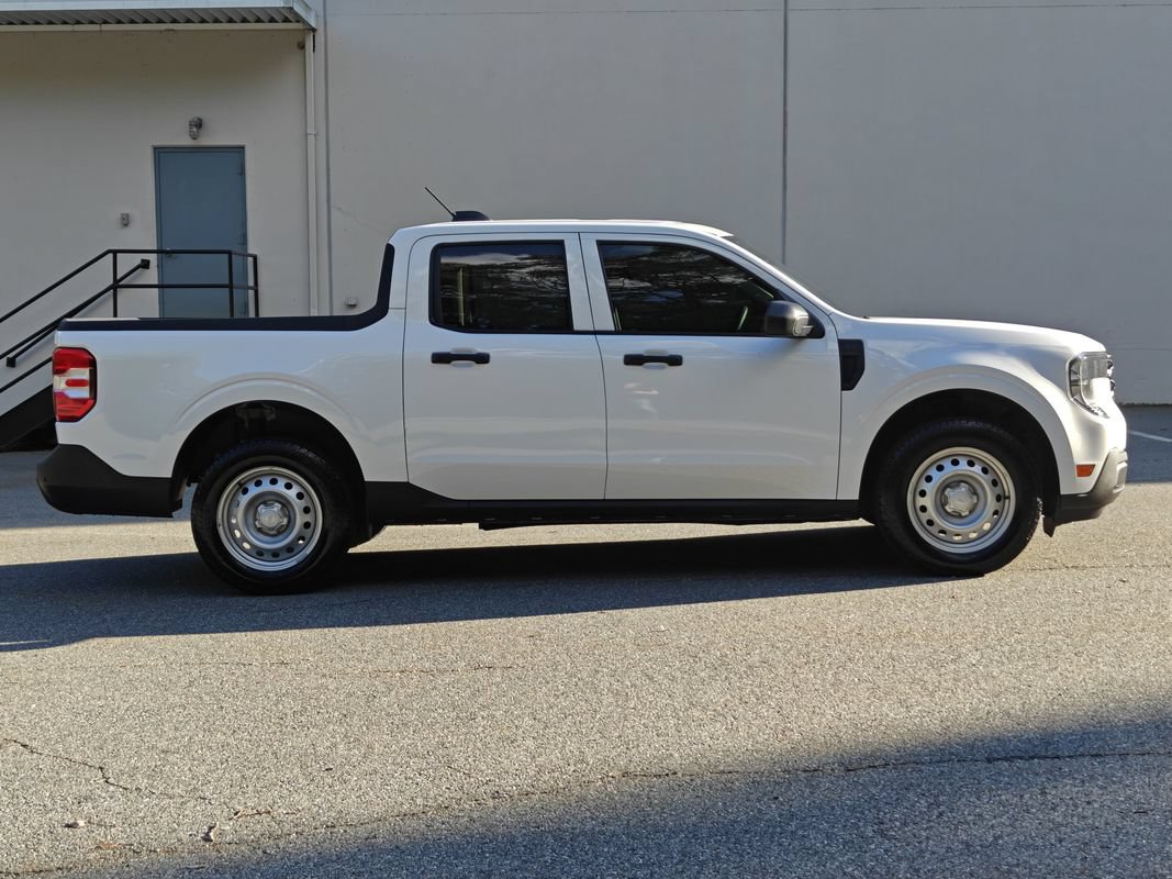 Used 2025 Ford Maverick XL w/ Equipment Group 102A AWD/4WD image 2