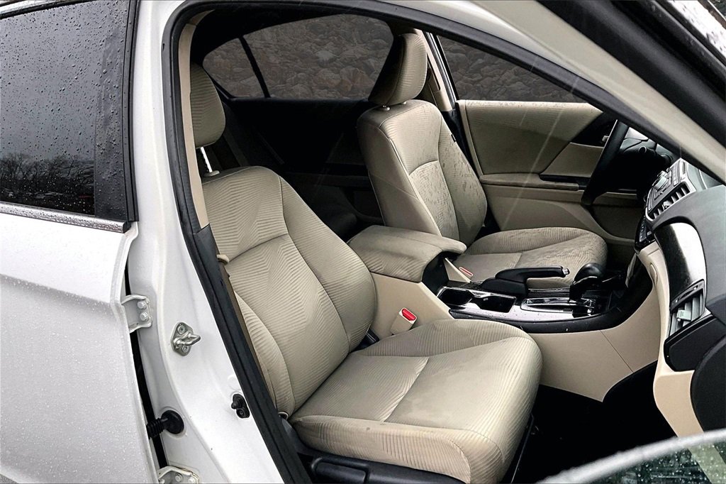 Used 2017 Honda Accord LX image 7