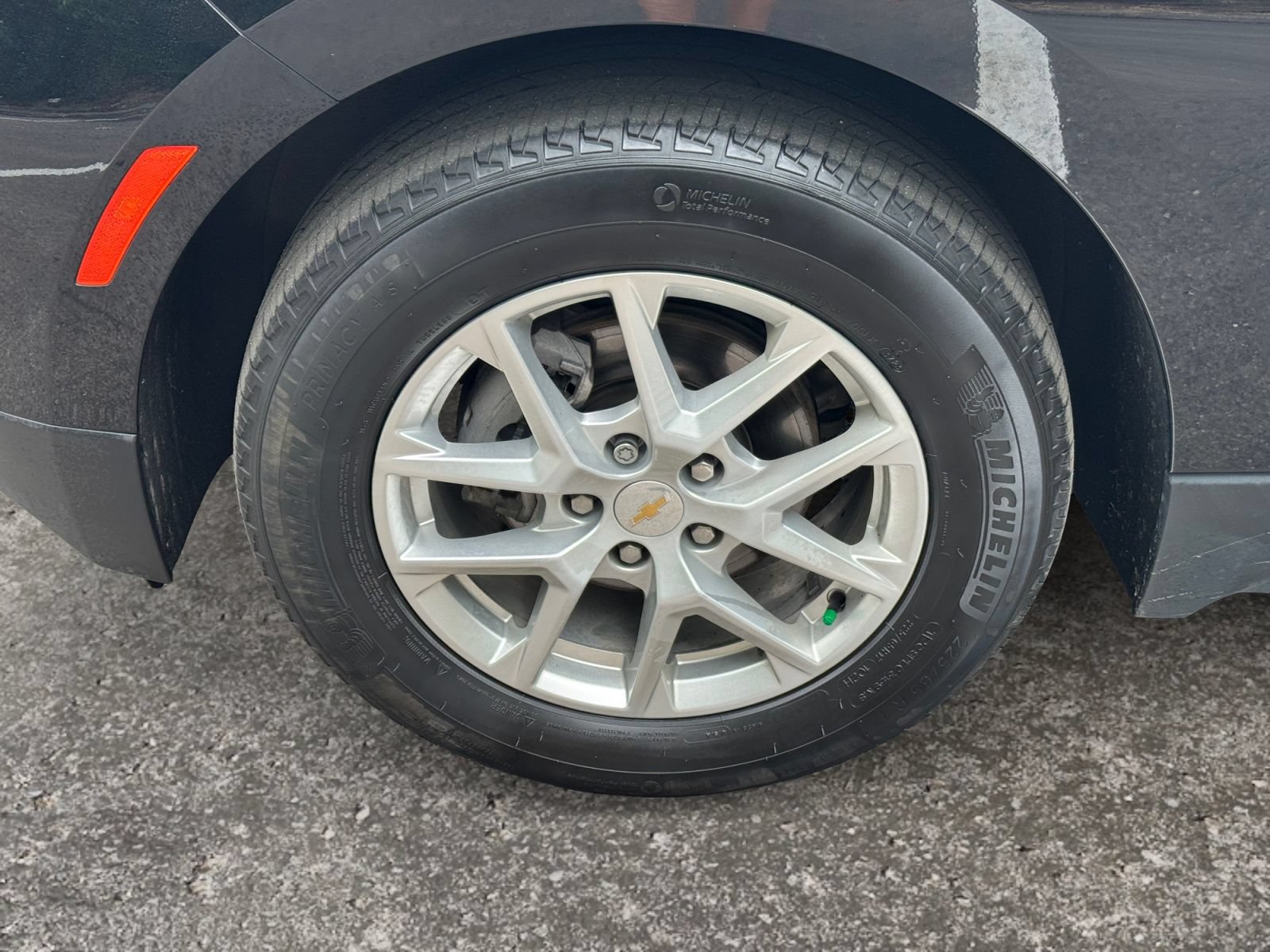 Used 2024 Chevrolet Equinox LT w/ LPO, Floor Liner Package FWD image 14