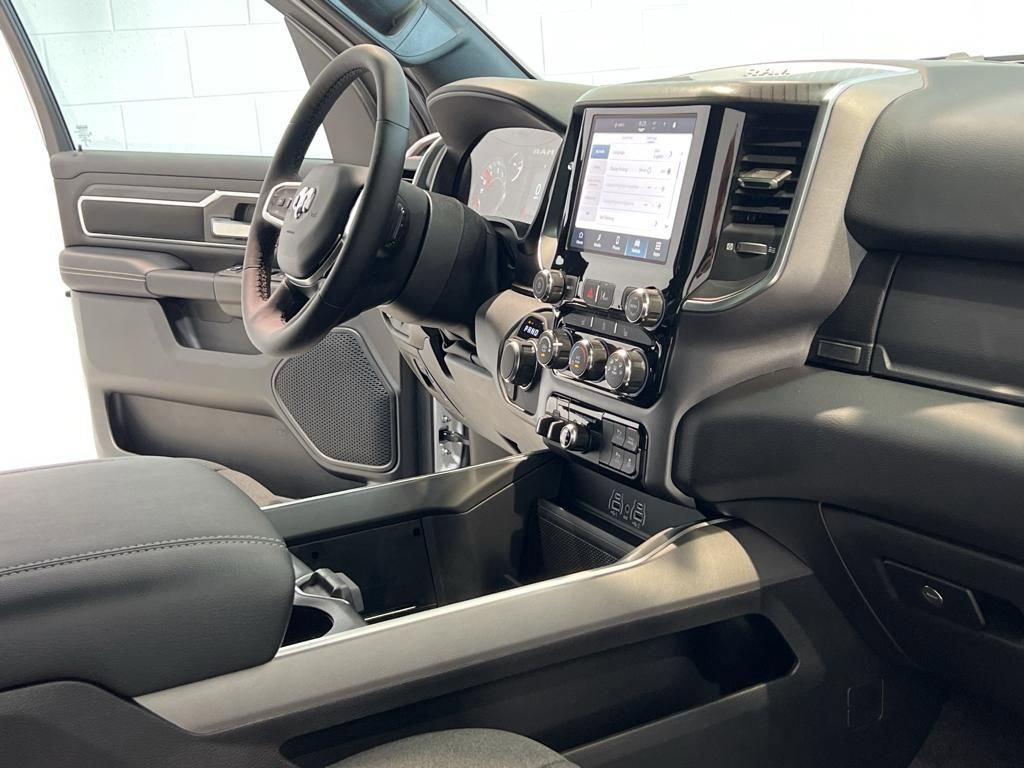 New 2025 RAM 1500 Big Horn image 34