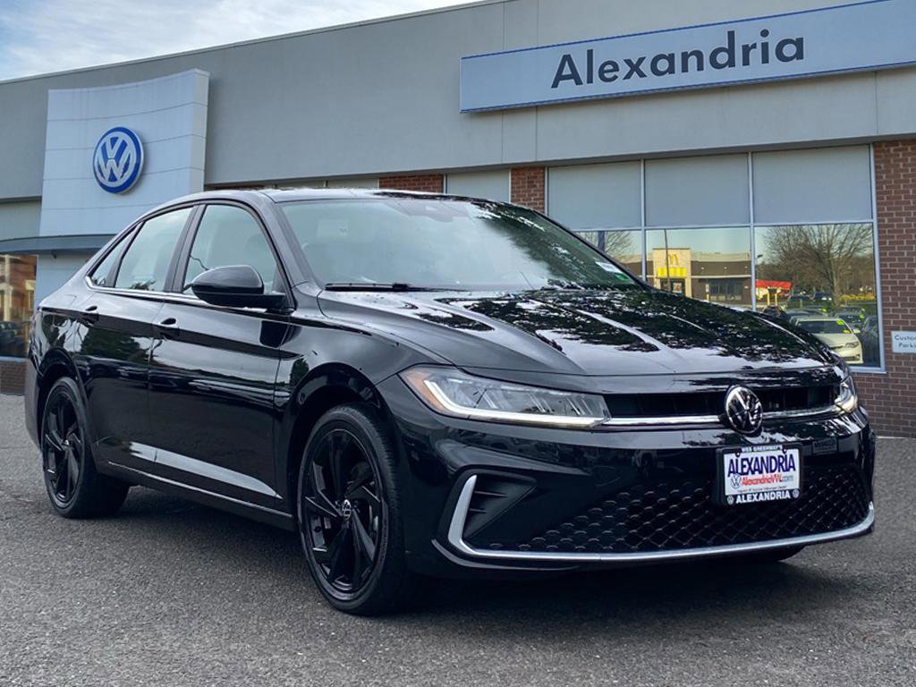 Certified 2025 Volkswagen Jetta SE w/ Sunroof Package