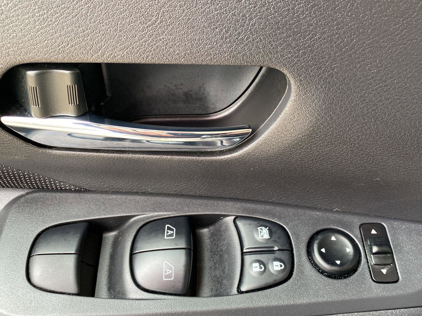 Certified 2023 Nissan Kicks SV FWD image 23