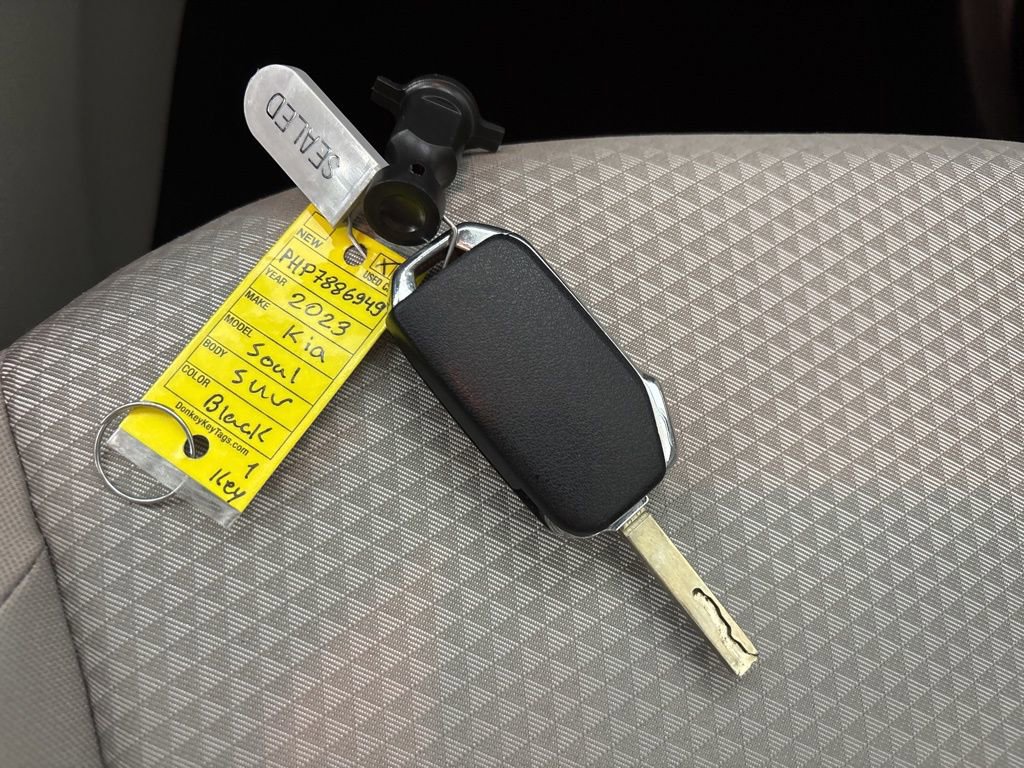 Used 2023 Kia Soul LX image 32