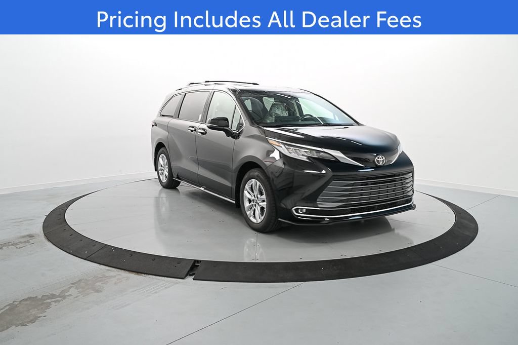 New 2026 Toyota Sienna Limited FWD image 3